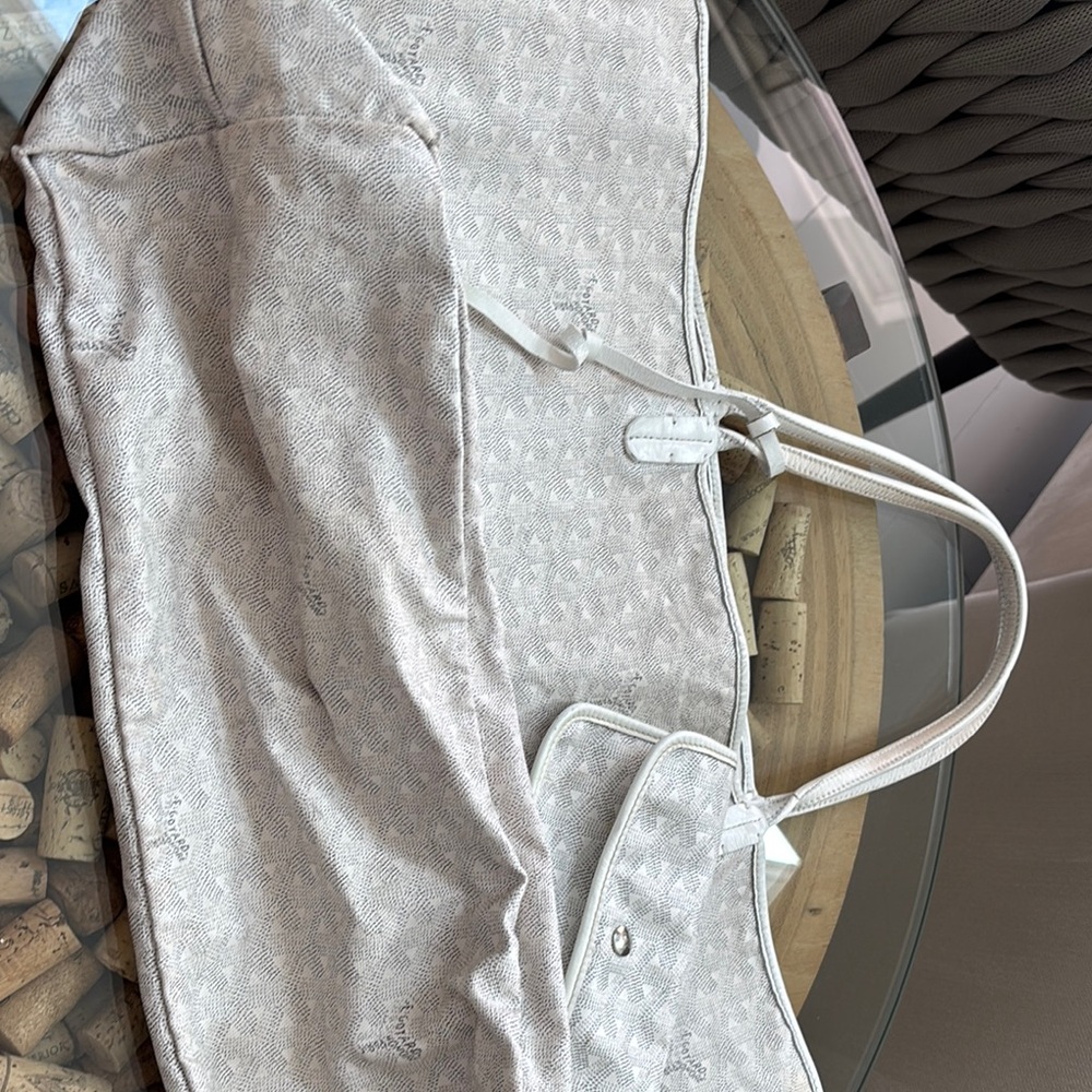 Goyard Cream Tote Bag with Textured Finish - Picture 3 of 4